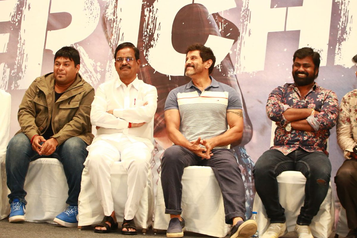 Dksview's tweet image. 💕 #SketchSuccessMeet Stills 👌

🔛 #Sketch #SketchPongal #Vikram 👌🎈