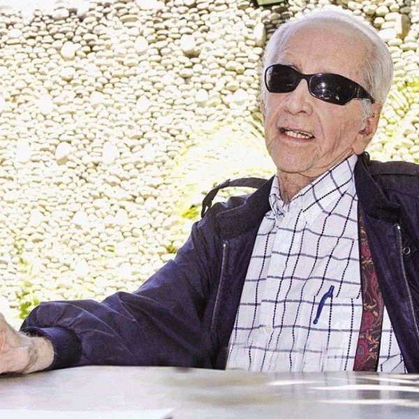 EVTVMiami's tweet photo. #NoticiasEVTV A sus 92 años y con 50 años de experiencia en la radiodifusión venezolana, este #16Ene falleció Rafael Silva, creador del icónico segmento "Nuestro Insólito Universo". Paz a su alma.
#16Ene https://t.co/PZP6rFRsJ9