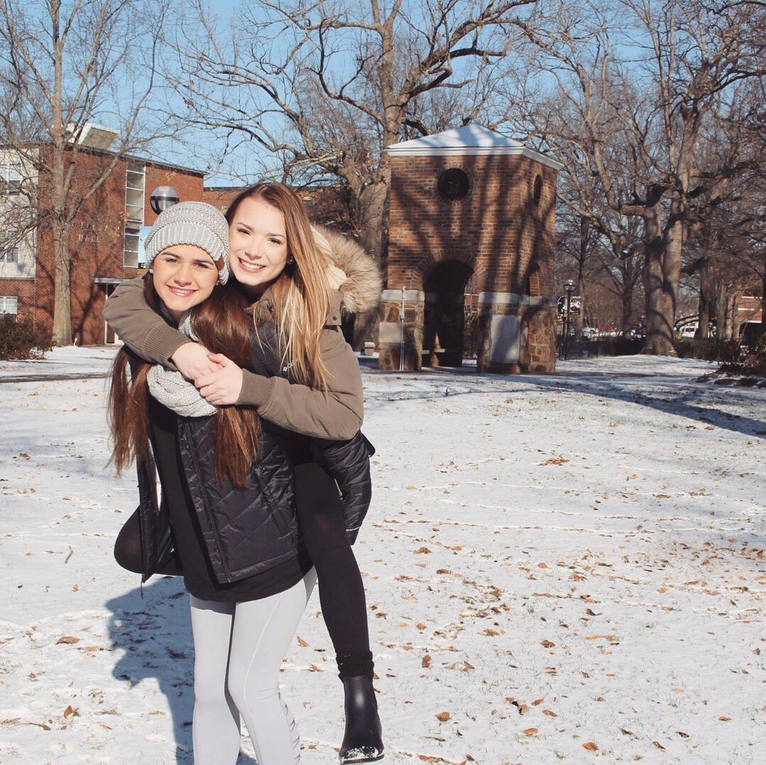 raygannicoleee's tweet photo. may not look like it, but we complained about how cold it was the whole time https://t.co/CC7uZGjh64