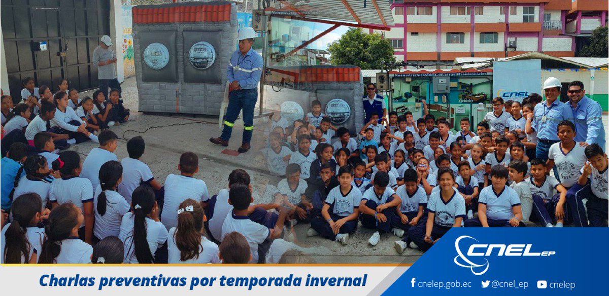 CNEL_EP's tweet photo. #GUAYAQUIL | Estudiantes de la Esc. Presidente Velasco Ibarra de la Cdla. Atarazana reciben charlas sobre cómo evitar accidentes eléctricos por la temporada invernal. Las futuras generaciones serán beneficiadas con el correcto uso de la energía limpia y renovable. #IluminaTuVida https://t.co/lfhZ8n8YMz