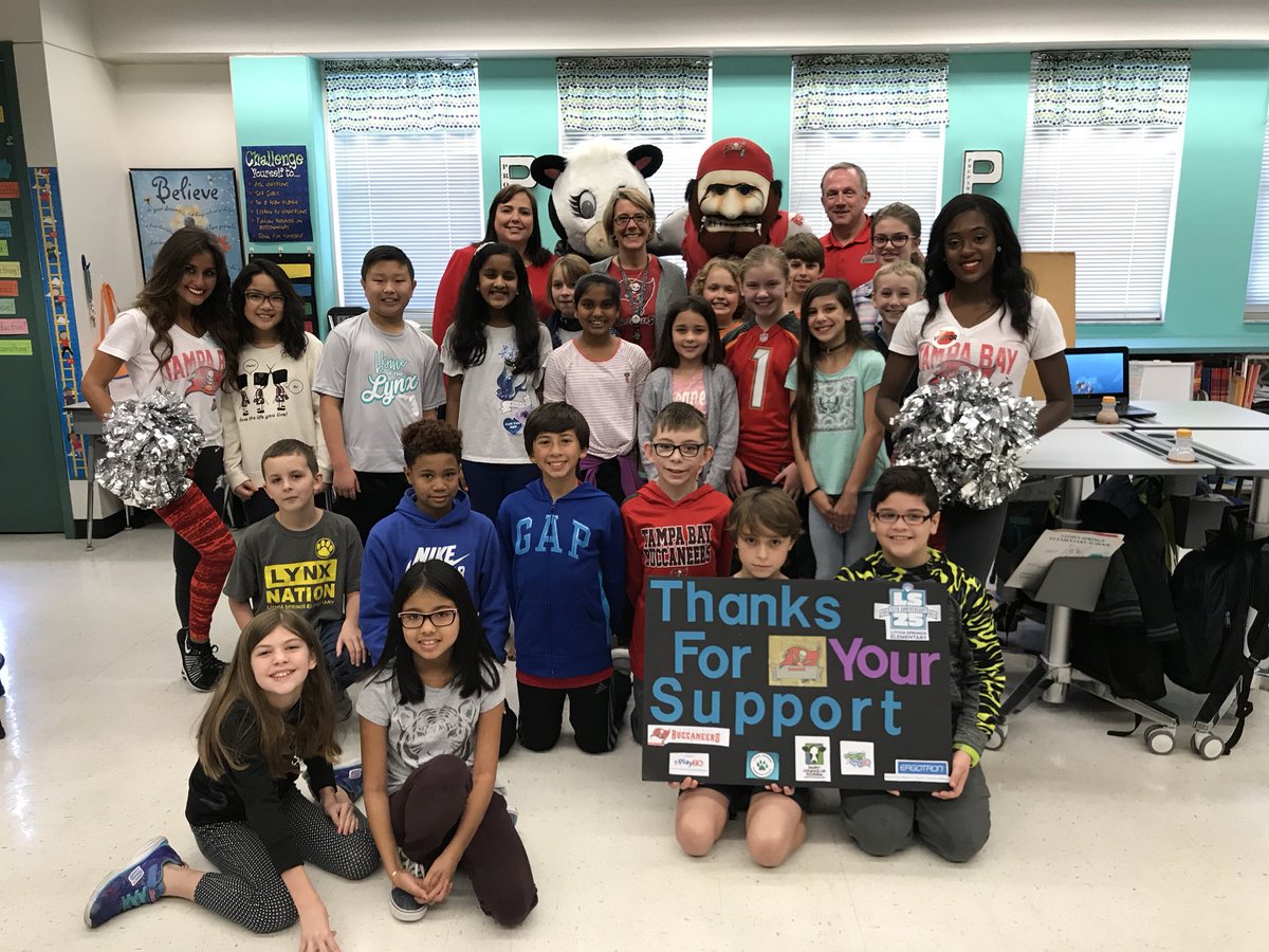 HCLithiaSprings's tweet photo. Thank you @Ergotron @FloridaMilk @TBBuccaneers for our 30 new flexible desks for our math classes! Allowing students to stand gets them moving around and helps with collaborative projects! You’re making a difference in our students’ health and education @HillsboroughSch! https://t.co/ISAPqiUydI