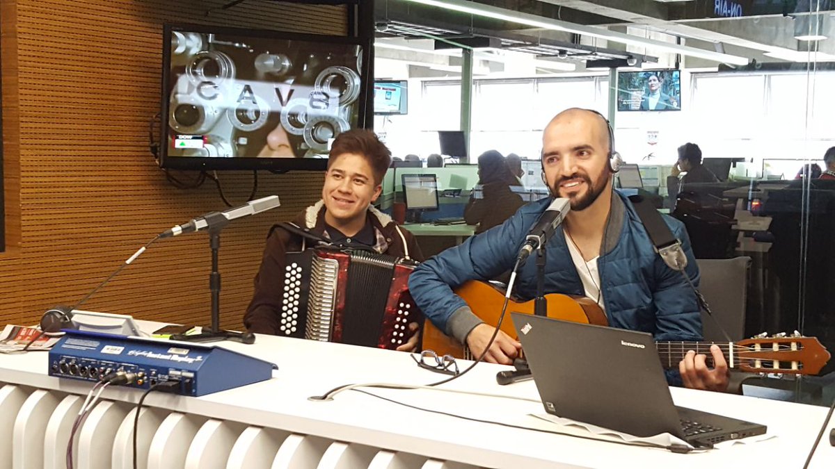 .<a href="/PonchoQuevedo/">Poncho Quevedo</a>, cantante de #Vallenato, llega a esta hora a #MañanasBLU bit.ly/BluEnVivo