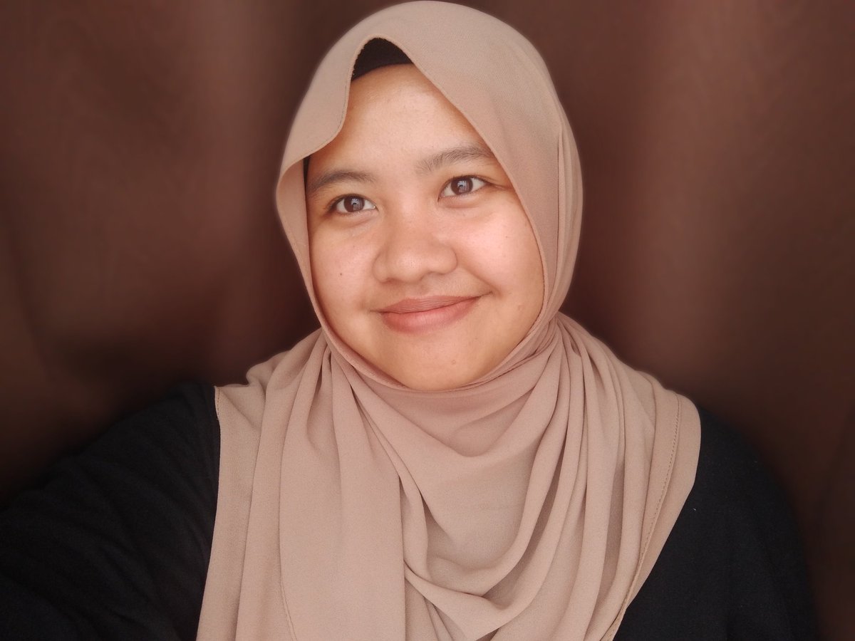 effafifu's tweet photo. When the lighting is just too good.  
#feelingmaself https://t.co/uAWumWYaxa