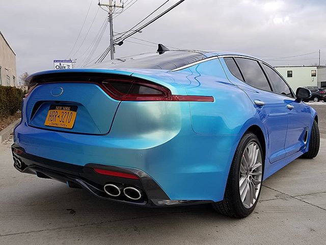 orafolwraps's tweet photo. We dream in #ShiftEffect because of killer projects like these. #KiaStinger wrapped in 970RA Green Blue by Evan Skoller at #StreetImageMotorSports. https://t.co/9WTXD2JTj2