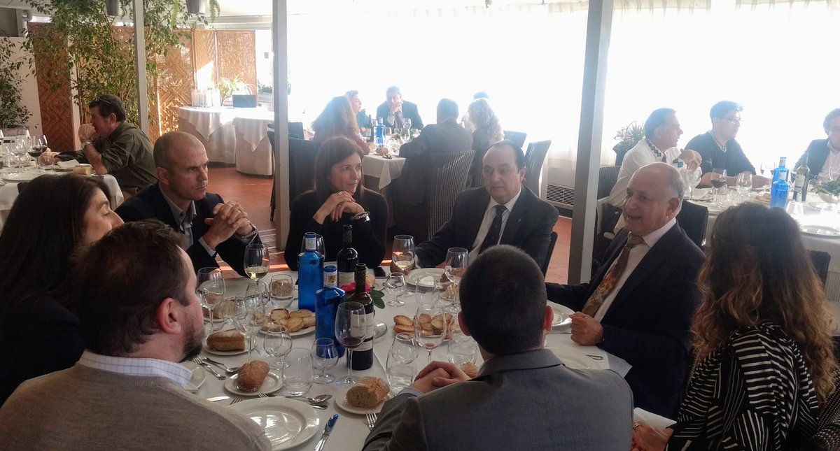 MarioUvence's tweet photo. Junto a empresarios chiapanecos nos reunimos con touroperadores y agencias de viajes más importantes de España, previo al inicio de operaciones en @fitur_madrid 2018, donde se presentó al destino Chiapas. https://t.co/4v62MxMTek