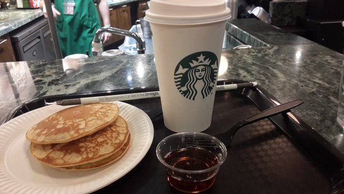 Petite pause au Starbucks https://t.co/Ya49iHD049