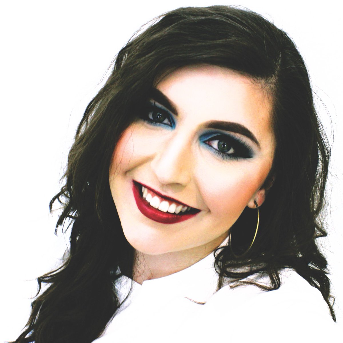 WheeSearch's tweet photo. Check out our featured vlogger @carlyannworden using the palette from the Besame Cosmetics #SnowWhiteCollection! Video Live on our Youtube channel! https://t.co/plkFQyZowh