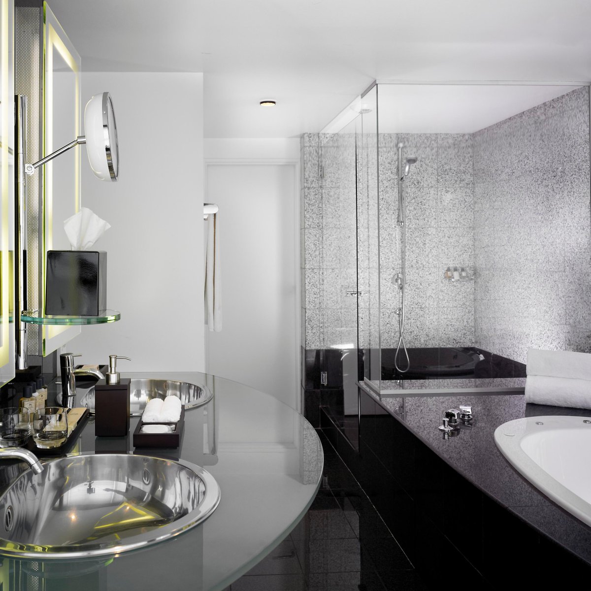 HyattParisCDG's tweet photo. Welcome in our Presidential Suite. 🛁
What would you say of a warm #bath after a tiring day ? 🛁
Bienvenue dans notre suite présidentielle.
Que diriez-vous d'un bon #bain chaud après une journée bien remplie ?
#bathtime #bubblesbath https://t.co/LOBpbJYA2l