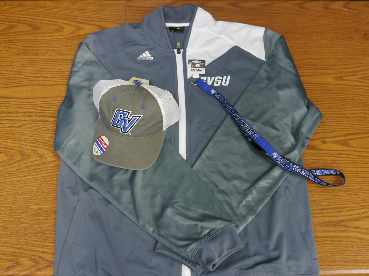 gvsulakers's tweet photo. 🚨RT for your chance to win this GVSU Sweater &amp; Hat🚨

Join us for this week's Downtown Thursday game at the DeltaPlex! Watch your Lakers play at 6 &amp; 8pm! We'll see you at the game! #AnchorUp 🏀 https://t.co/b5sJKuOFz0