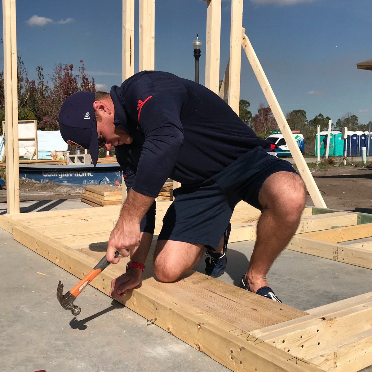 .@Caldwell16 & @ThorntonFDN join in on today’s @Habitat_org build. #OneTerritory https://t.co/N2MiDV1wPv