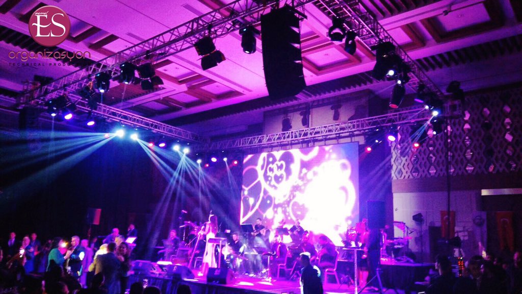eseventofficial's tweet photo. Zara Konseri🎤🔊 / ES Organizasyon|Technical Production® @zaraofficialtr @selimnamal07 #zarakonseri #konser #zara #belek https://t.co/ZBWFKAFfi7