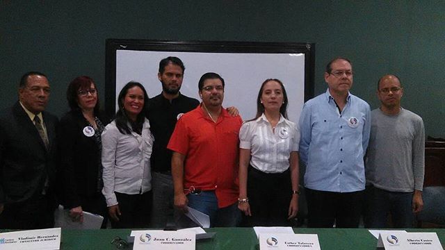 DiasporaVeRd's tweet photo. Hoy ofrecimos una exitosa rueda de prensa con la presencia de más de 18 medios, nuestro objetivo es solicitar nuestra regularización migratoria en República Dominicana. .  #RuedaDePrensa #RepublicaDominicana #RegularizacionMigratoria  #Venezolanos #VenezolanosEnRd  #venezolanoene https://t.co/TWxfVipUPR