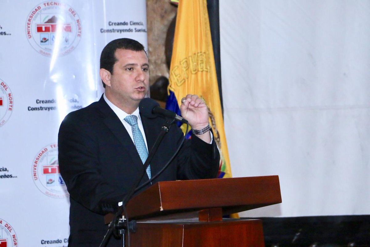 goberimbabura's tweet photo. Con la presencia de cientos de estudiantes de la @UTN_Ibarra, la gobernadora de #Imbabura @MarisolPenafiel, participó en la Conferencia "Sistema Tributario Ecuatoriano Política y Gestión", dirigido por @LeoOrlandoA, Director Nacional de @SRIoficialEc. https://t.co/65VDHhqXOI