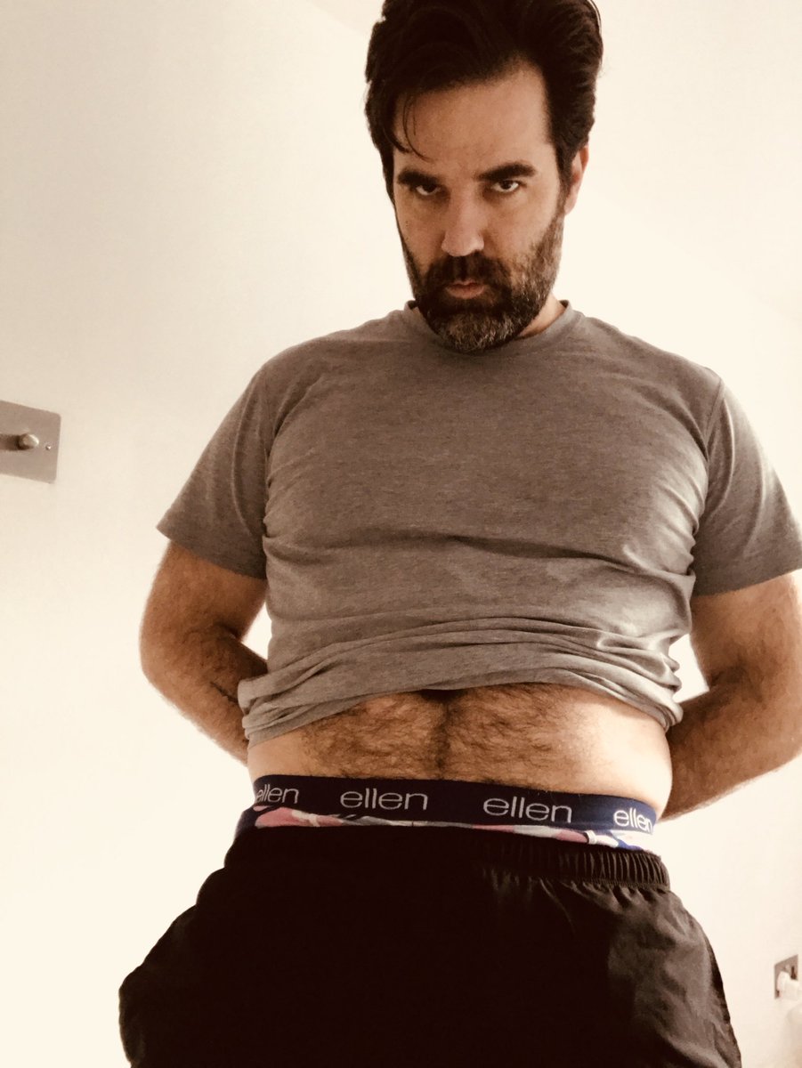 Does rob delaney have tattoos? 