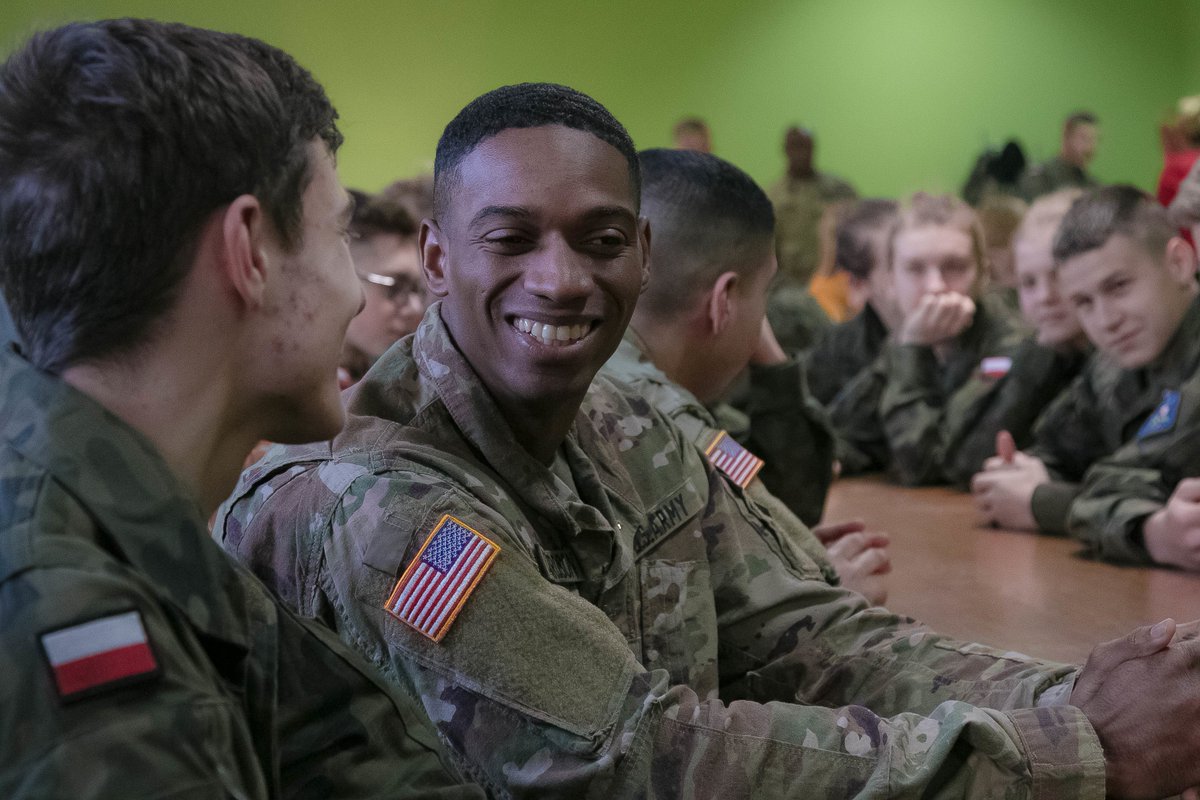 DaggerBDE's tweet photo. #DaggerBDE went to a local high school to talk to their military-oriented students about what life as a US Soldier is like. Follow the link below to learn more.
https://t.co/4XSq7hQAVA
#ReadyNow, @FightingFirst , @USArmyEurope https://t.co/MP4svPUjWh