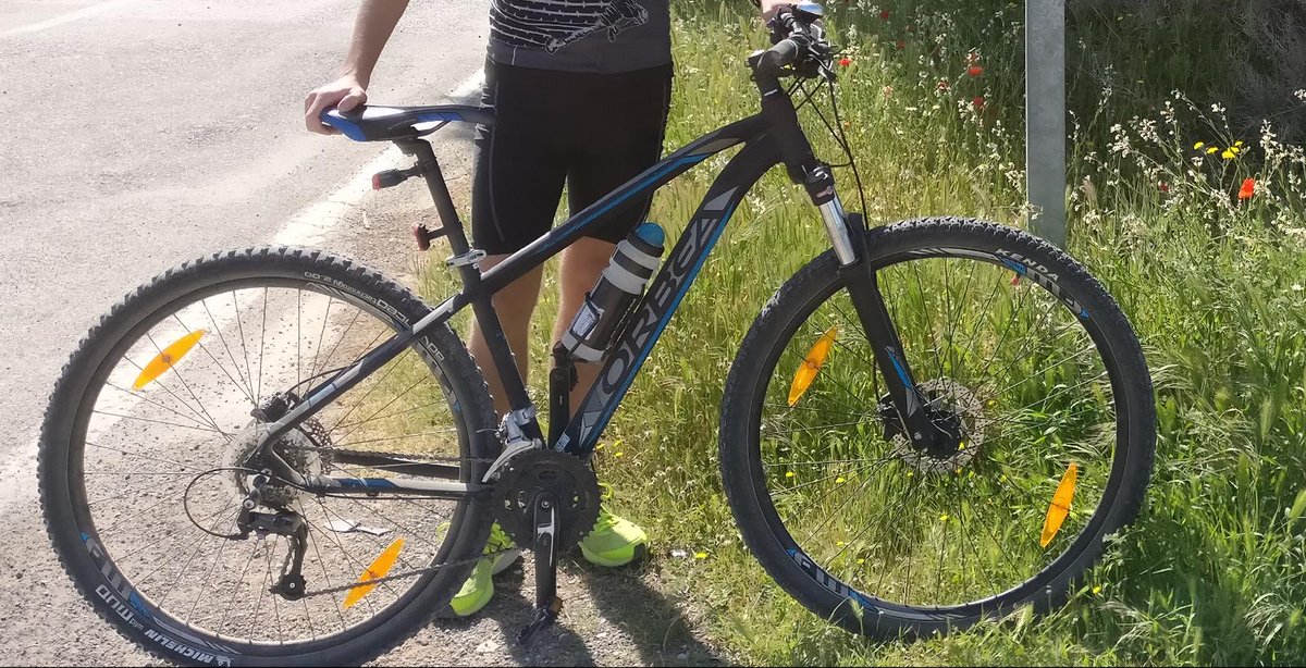 polaral's tweet photo. M'han robat la bicicleta de la foto a Agrònoms, Lleida. Té matrícula registrada amb el número 01130156091. Agrairia RT per si hi ha la sort de poder trobar-la, gràcies! https://t.co/AnSHdqOuM9