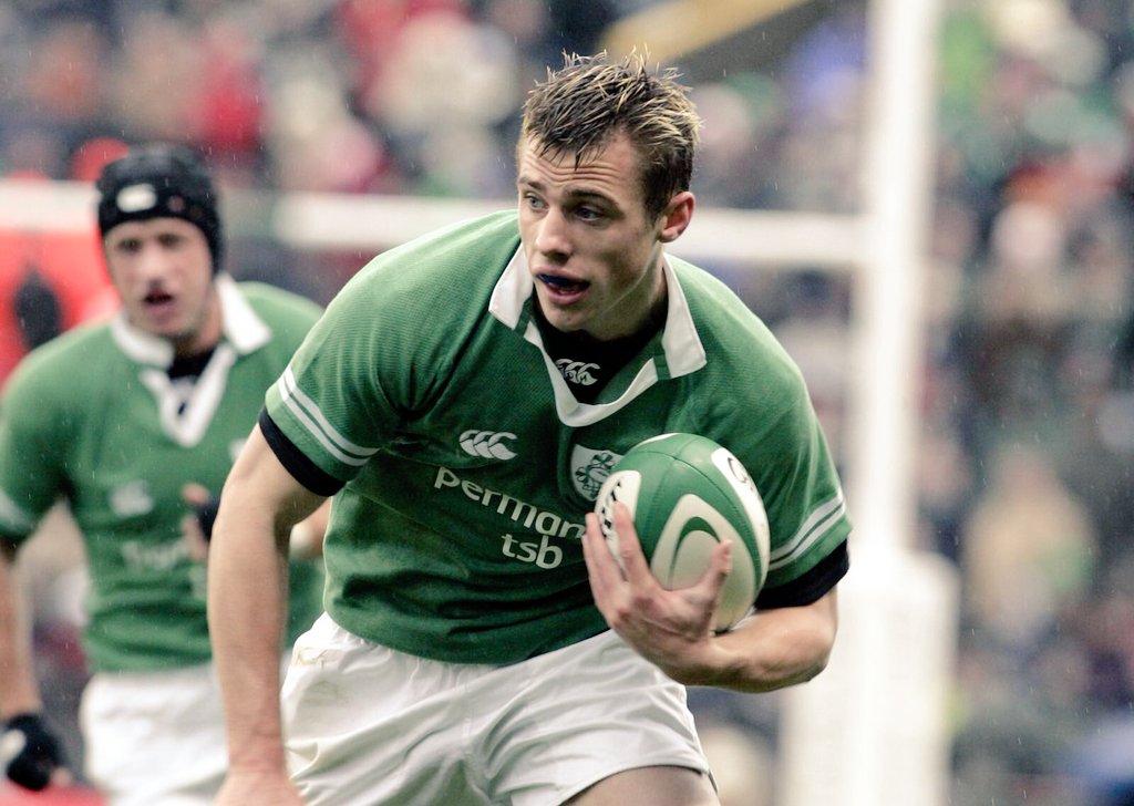 ¡El jugador de #Ulster, @TommyBowe14 anunció su retiro al finalizar la temporada! El irlandes jugó como ala en el #6Naciones desde 2006 hasta 2012 y los Mundiales 2011 y 2015 además de participar en <a href="/lionsofficial/">British & Irish Lions</a>.