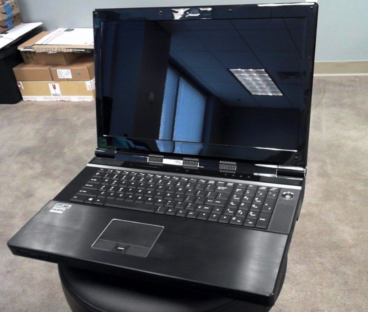 NERD ALERT! @TitanusComputer P570WM Gaming Laptop. Dual 1TB SSD, 32GB RAM, Intel Xeon 3.5GHz. Workstation power in a laptop! #TitanUS ow.ly/hHcd30hOohU via <a href="/eBay/">eBay</a>