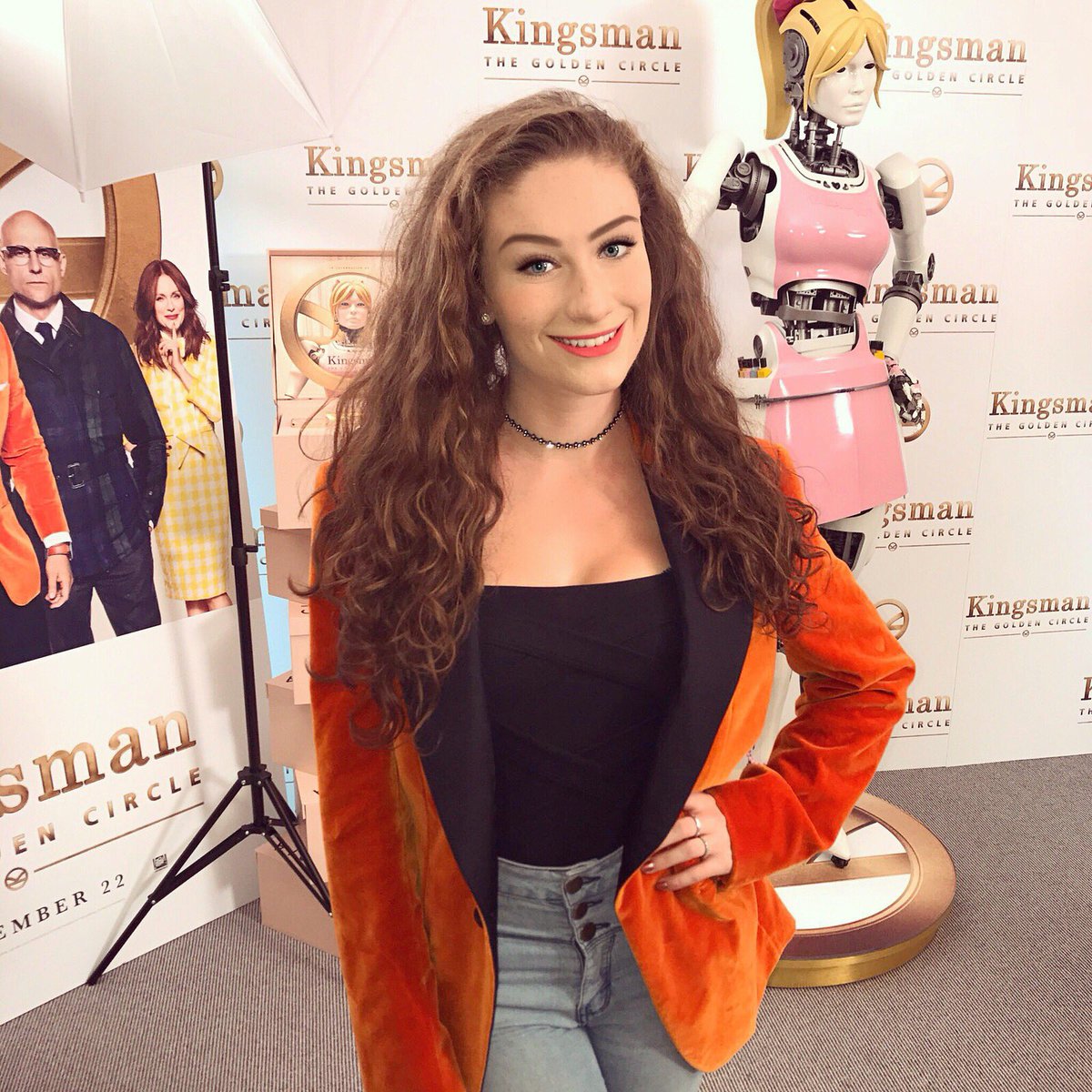 AmbzDT's tweet photo. In honour of my hero (my mum), I’m supporting @HelpForHeroes with the #OrangeJacketChallenge 🧡 @KingsmanMovie is available to download now 🎩 https://t.co/LcfZvpUNBY