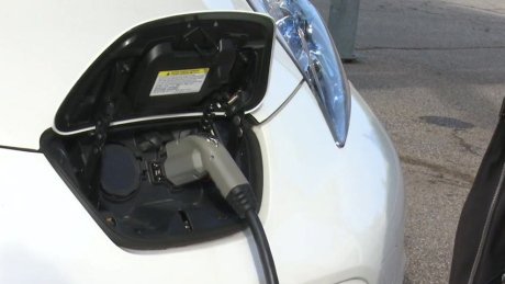 CBCOttawa's tweet photo. Ontario offers to fund electric vehicle chargers at work https://t.co/ki8IP1RYPR #ottnews #ottawa https://t.co/uPQL7C9VSC