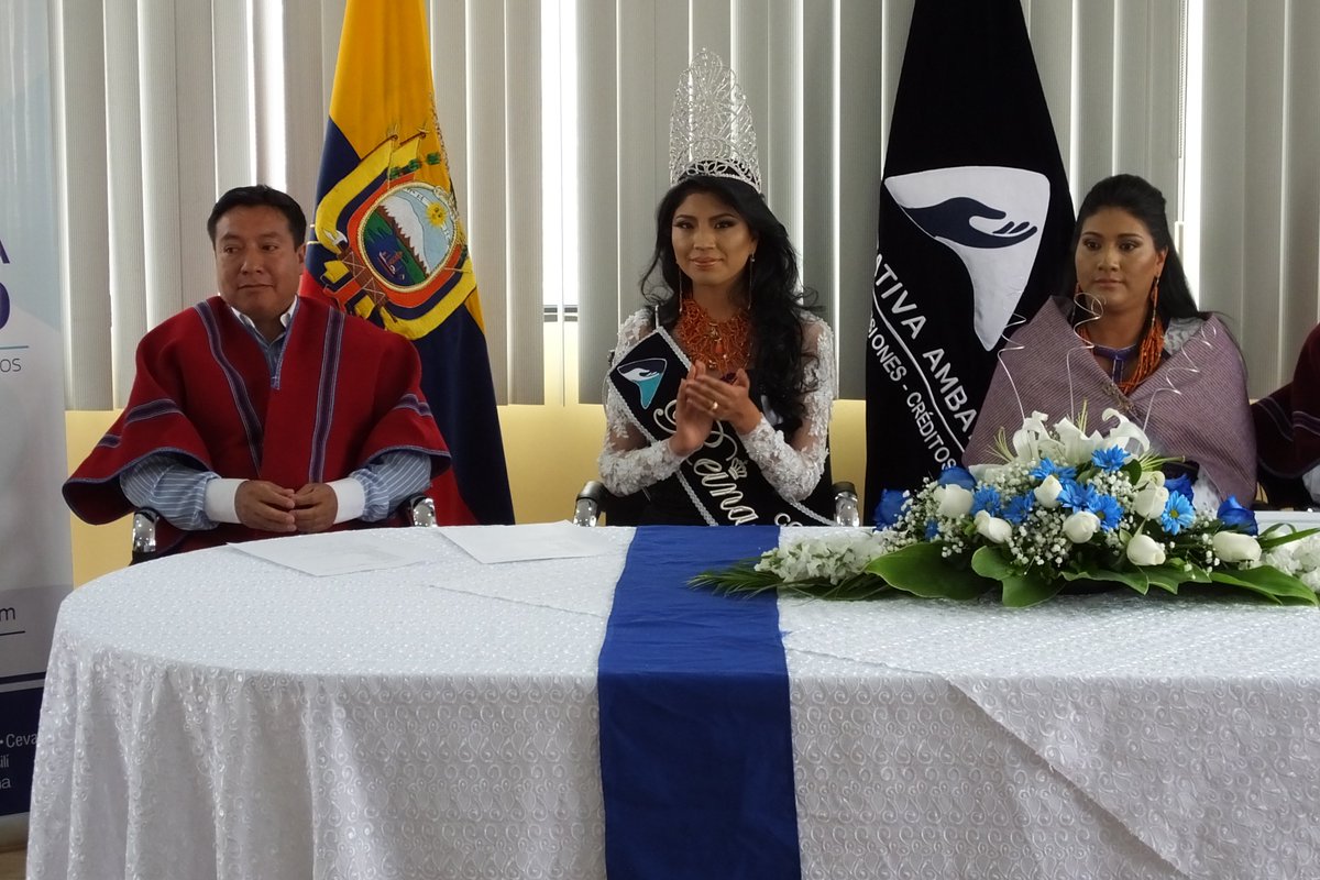 coacambato's tweet photo. Erika Liliana Chango Yucailla Reina de @coacambato  2018, con el apoyo de Autoridades Ing. Cristina Yucailla Gerente General, Abg. Juan Manuel Yucailla Gerente de Negocios. https://t.co/hLslwffFH7