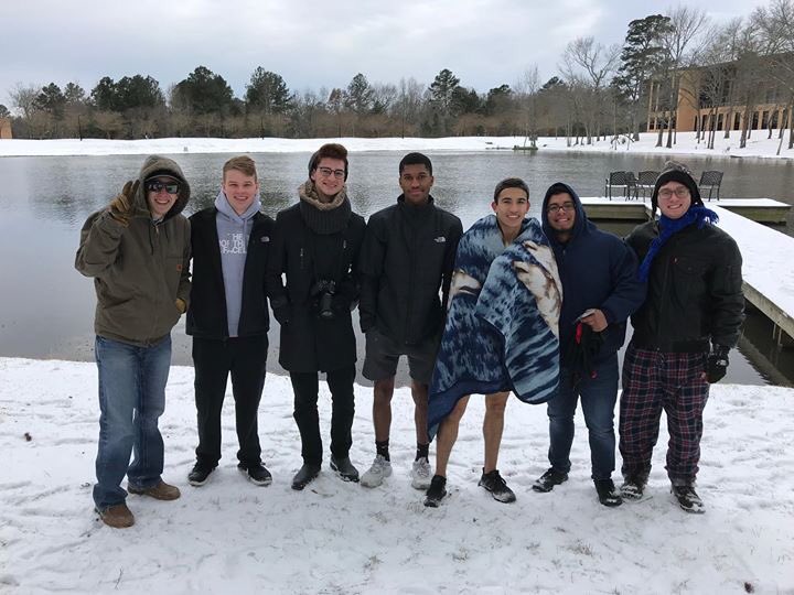 UTTyler's tweet photo. Campus is closed today, but that didn’t stop students from getting out and enjoying the snow. Share your snow day photos with us! #MyUTTyler #UTTyler #snowpocalypse https://t.co/aOYMBjtT9J