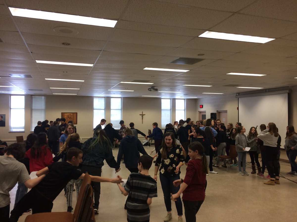 Coop games at the #Netretreat #sccdsb <a href="/StMatthewCS/">St Matthew</a>