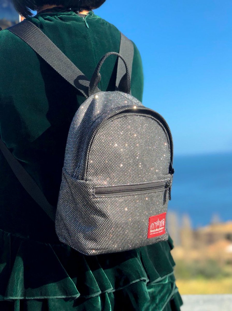 mpbags's tweet photo. Shine bright with the Midnight Randall’s Island Backpack.
https://t.co/ButFQImi7J | #mpbags
-
#mpred #mpblack #mptoken #bags
#backpack #messenger #crossbody
#newyorktough #newyorkcity #nyc https://t.co/U77nbnIfPP