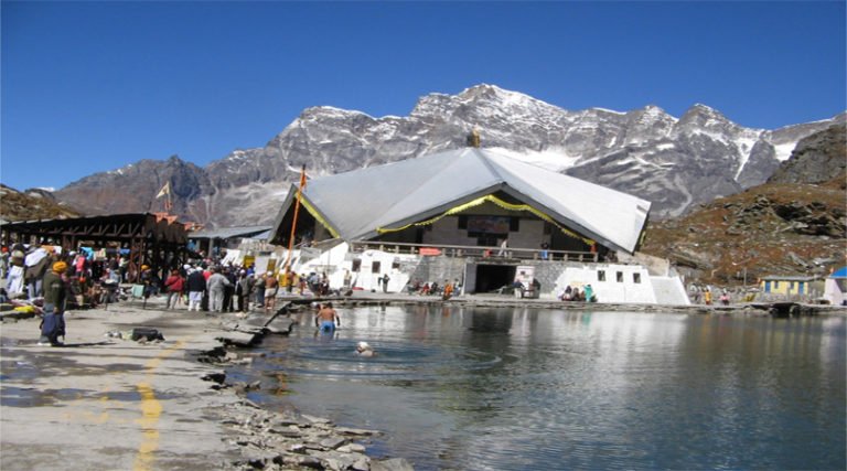 #Uttarakhand, the land amid the high, snowy mountain peaks of Garhwal and #KumaonHimalayas is a land of untainted scenic beauty and a land that boasts of its spiritual aura too.

Explore more: goo.gl/L33YKj

#UttarakhandTemples #TemplesInUttarakhand