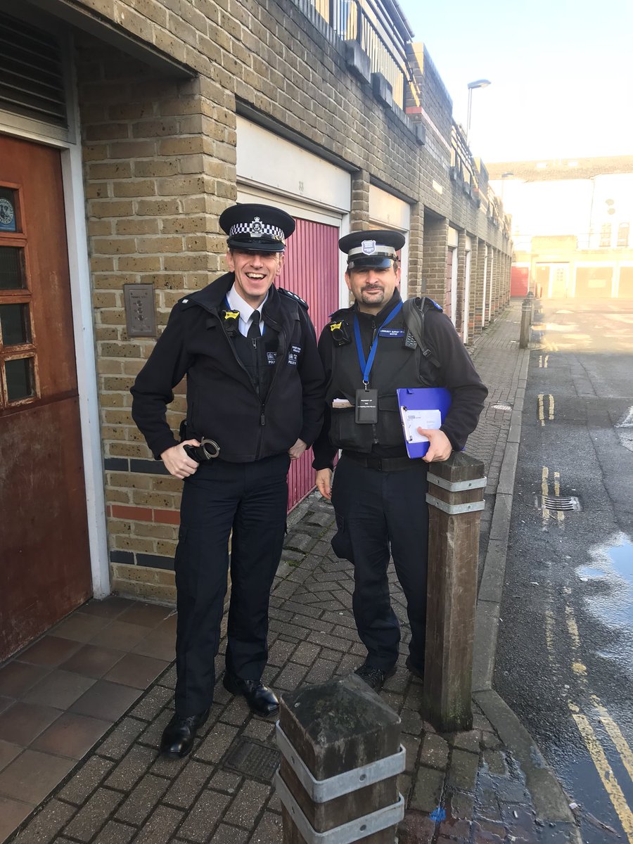 MPSCroydon's tweet photo. Chief Inspector Knight leads #SaferNeighbourhoods in delivering #MetTrace #SmartWater across @MPSBroadGreen as well as other #Croydon wards. Proven to reduce burglary by 85% and 100% conviction rate in court. Find out how to get yours at https://t.co/KA15hWtBla https://t.co/D8uIMWbSTD