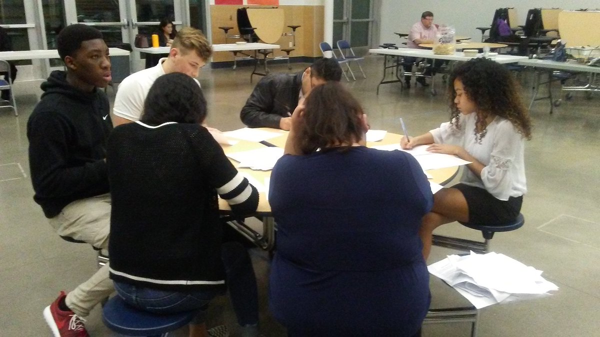RBadleyFWPS's tweet photo. DECA scholars at FWHS prepare for Regionals. Thanks to over 9 local businesses for helping. @FWPS210 #CTEfwps https://t.co/98EEDfl5ML