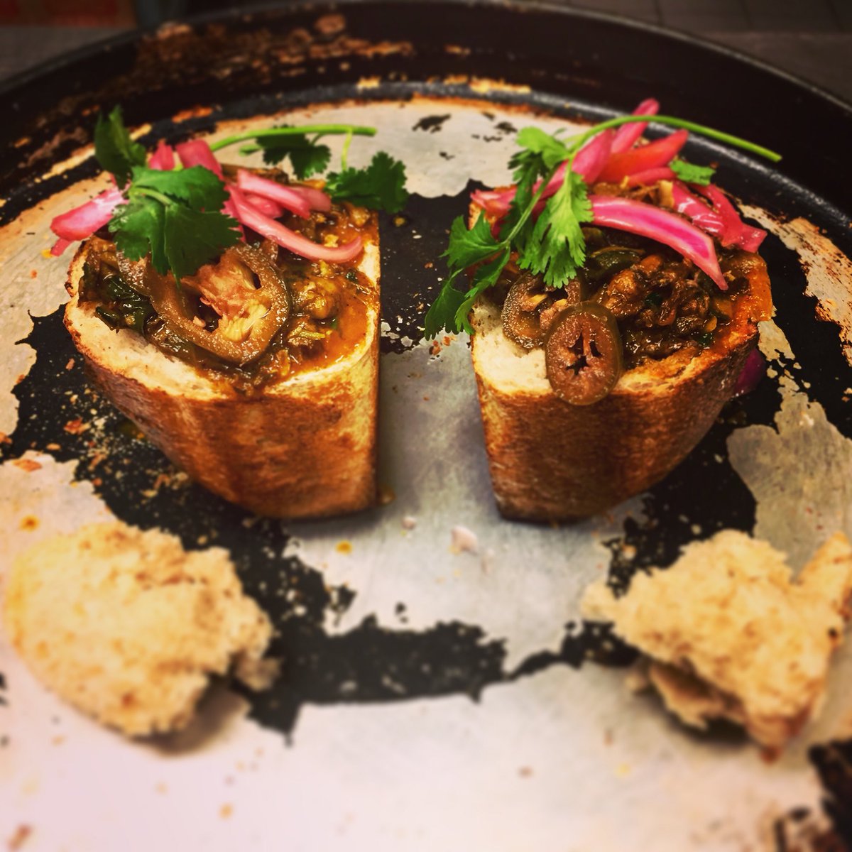 BunnychowMSP's tweet image. We are back at it at the @PottersPasties underground with meat &amp;amp; vegan bunnies to help warm you up. Cheers!