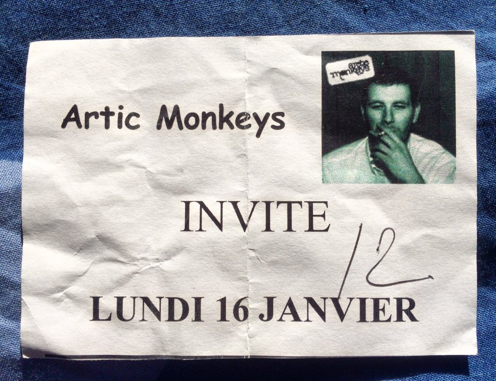 SandraLongLegs's tweet photo. 12 years ago. TV show @ALBUM2LASEMAINE @canalplus 16.01.2006 . First time i saw the @ArcticMonkeys live !  This young little band from Sheffield who started to make lots of noise in the UK arrived in France #bringback2006 ( and the misspelling "artic" 😂) https://t.co/SmQLSgHcQn