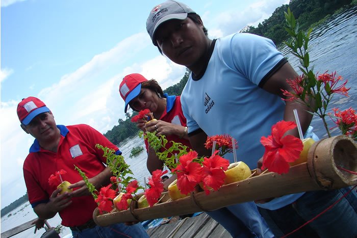 BocadeTigre's tweet photo. Llegandito y nos reciben con un Cocktail de bienvenida" Para cada visitante tenemos este pequeño detalle para que vivan una experiencia única desde el momento que llegan a #BocaDeTigre Planifica tu estadía: ecoturismobocadetigre@gmail.com 
#CokctailDeBienvenida #Cocos #EcoTurismo https://t.co/jNEoPQDMeq