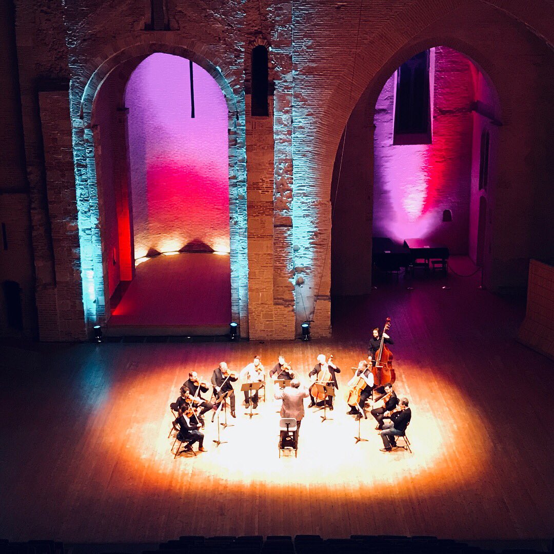 OCT_Toulouse's tweet photo. Derniers petits réglages avant le deuxième concert de  l’@OCT_Toulouse dirigé par le maestro @lodeonfrederic 🎶🎶🎶 #Samuelbarber #joplin #ragtime https://t.co/gHERhM1zgw