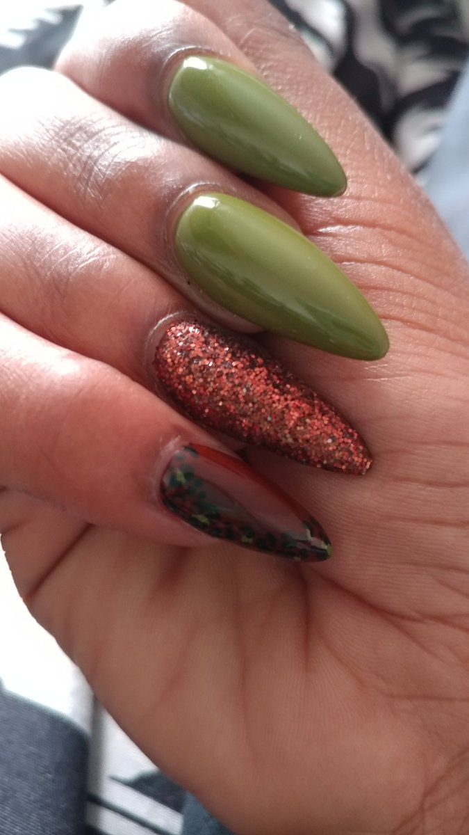 _sweetadenSADIE's tweet photo. My girl Kim in Durham slay every time... I love dem. #almondsshapenails #sugareffect #cleancutnails #nailsonpoint https://t.co/UuO6640AMB