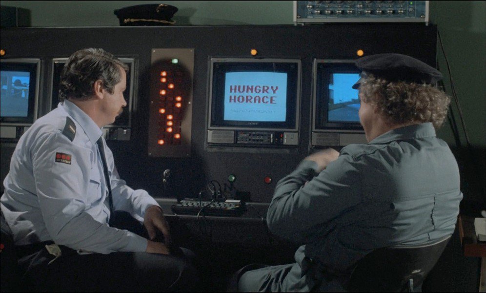 retrospilling's tweet image. In a Norwegian movie from 1984 ("Men #Olsenbanden var ikke død") the security guards plays #HungryHorace on a #ZXSpectrum instagram.com/p/Bdsxk9tgdwZ/ #retrogaming