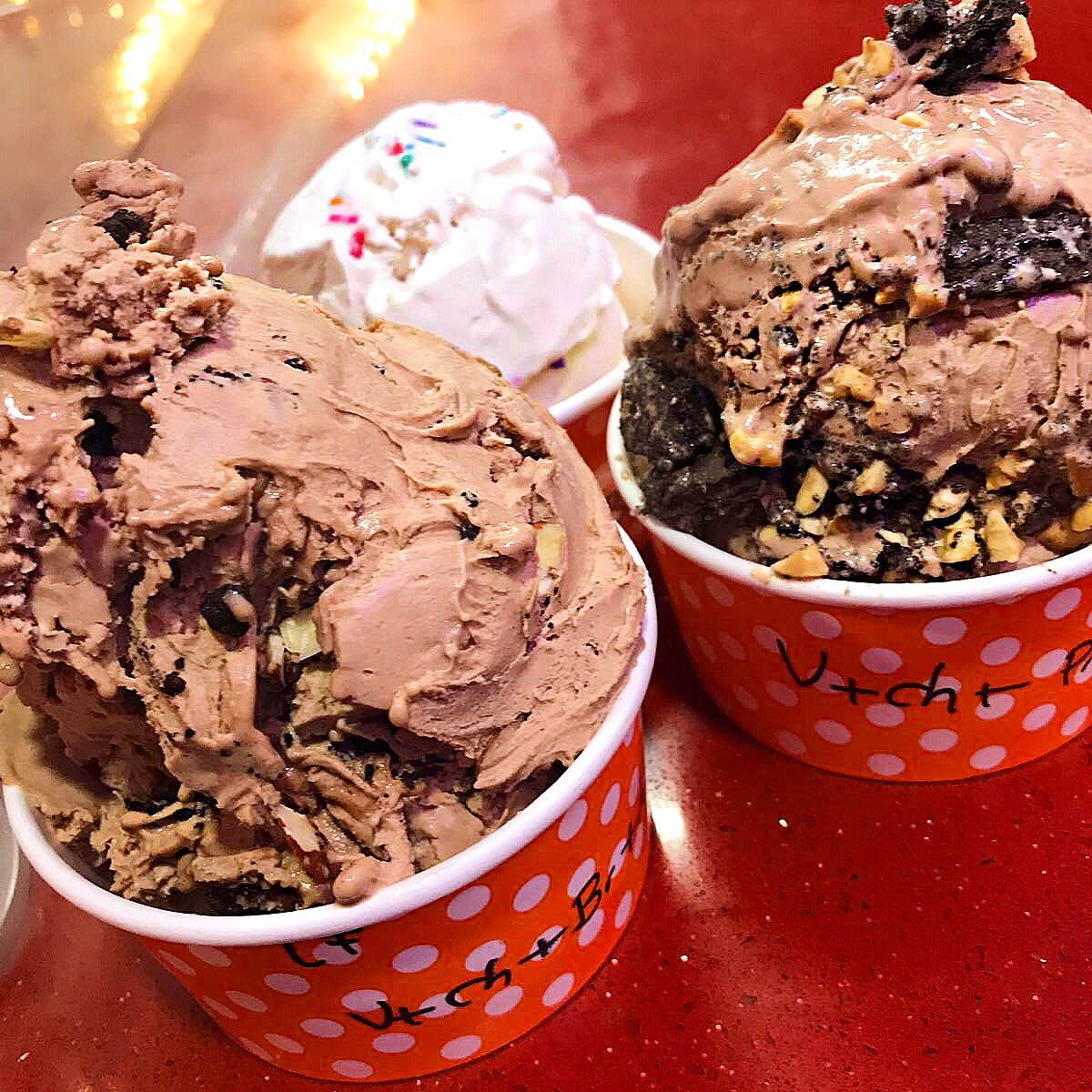 InstacreamN's tweet photo. Tag your ice cream partner in crime and say cheers! 🍦🍦 #cheers #JanuarySale #NationalMilkDay #chocolate #dessert #icecream #nitroicecream https://t.co/Bw6zjz8sbH