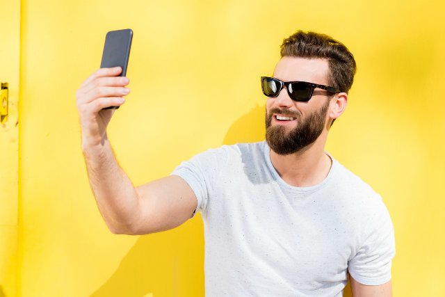 ¿Quién tardará más tomándose "selfies"? Hombres vs mujeres ¿Quién gana? ¡Tienes que ver esto! 😱📸 >> bit.ly/2DaAYGI