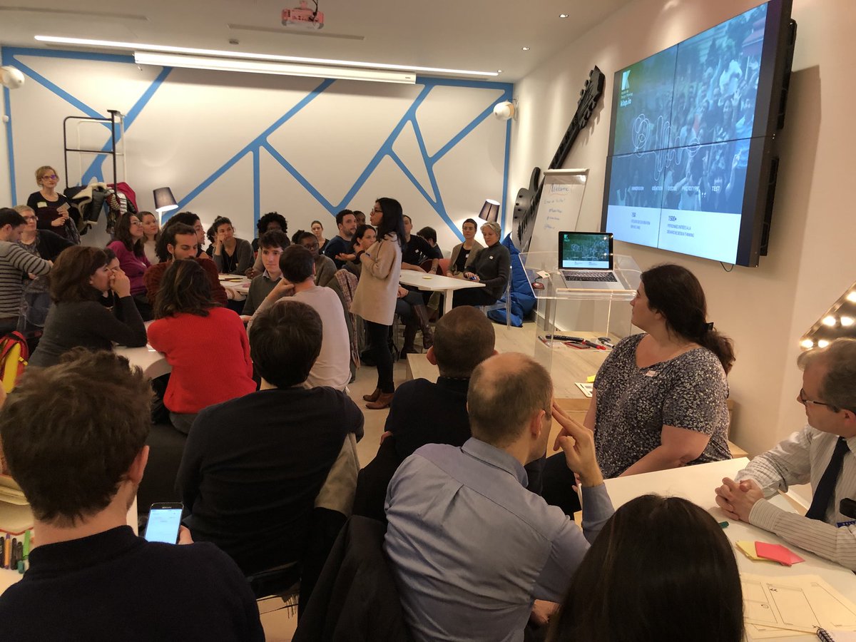 Klap_io's tweet photo. Trop intense ce nouveau #meetup #DesignThinking #klap 🔥🔥🔥 on est comme à la maison chez #Blueshaker merci pour l’accueil 😘 #Makeitklap @bengslab https://t.co/LXhdK1fG2h