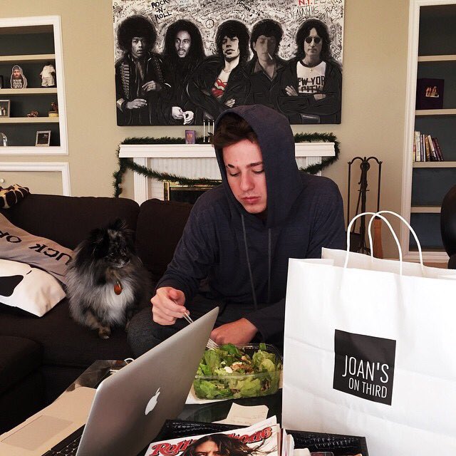 MaritLAbrahamse's tweet photo. My two moods summed up by @charlieputh ��💚 https://t.co/jnZmJlCGze
