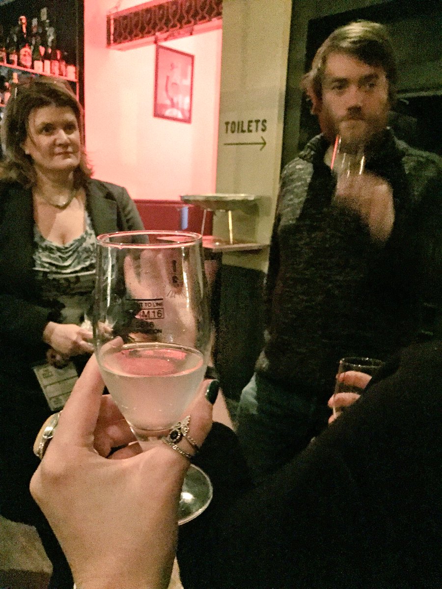 joinclubsoda's tweet photo. ...oh yes, itβs the BRAND NEW @squarerootldn #zeroproof #ginandtonic - and damnnnnn itβs amazing!! #mindfulpubcrawl #mindfuldrinking #squarerootlondon https://t.co/VLSw5RnfuV