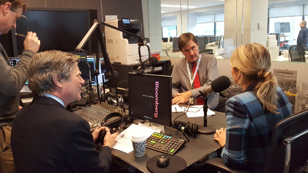 melaniejoly's tweet photo. J’ai accordé une entrevue à @business dans leurs bureaux de #Boston aujourd’hui sur l’importance de l’#ALENA. Voici le lien: ↓

I gave an interview to the Bloomberg News radio earlier today on the importance of #NAFTA. Here is the link: ↓
https://t.co/J6bhnz0iLq https://t.co/sGTGWIPL1d