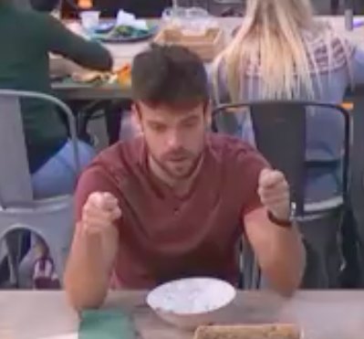 imaariajimenezz's tweet photo. yo ayer al ver que aitana no pasó a la final de primeras #OTDirecto16E #OTDirecto17E https://t.co/GDD2M1qlfD