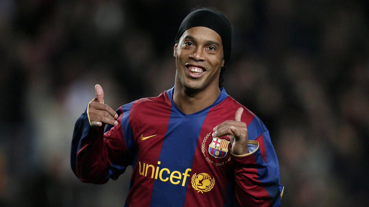 EPLBible's tweet photo. Ronaldinho has OFFICIALLY announced his retirement from football. 😢⚽️ https://t.co/K61ULwsss2