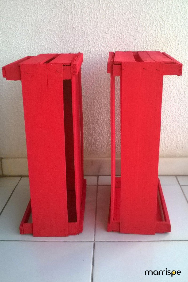 marrispe's tweet photo. Hey! Que tal fazer uma mesinha com #caixotes de feira?! Confira mais um tutorial resumido para dar uma repaginada na casa! Para conferir os detalhes, acesse: https://t.co/guFSylQIDb. 😘 #diyprojects #reciclagem #artesanato https://t.co/U4Kin5IBiD