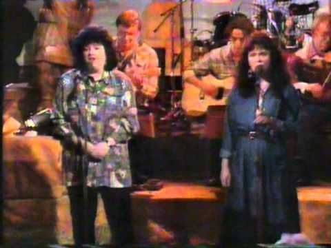 #Throwback to "Cum Ar' Naire ". This was written by  Calum and Rory Macdonald of Runrig and appears on "Play Gaelic. buff.ly/2nPvIFr
