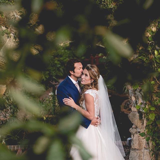 MarkDPhotos's tweet photo. Kiss me, tell me you love me! #Wedding #CentralFloridaWedding #CentralFloridaWeddingPhotographer #NikonD850 #D850 #Nikon #MDPLive #EstateOnTheHalifax #WinterWedding #PortOrangeWeddingPhotographer #WeddingIdeas #HairBraid #Veil #nikonshooter #throughtree… https://t.co/TIMIHt3zSk https://t.co/4bsdJtrEjd