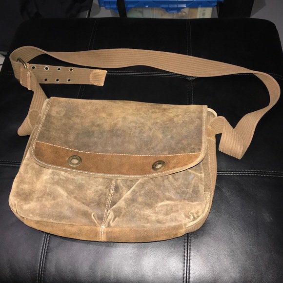 Chelsea__Waller's tweet photo. So good I had to share! Check out all the items I'm loving on @Poshmarkapp : https://t.co/h0Pid4F3nS https://t.co/qMurzHvtR4