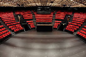 AcadOfBQ's tweet photo. #TeaseTipTuesday WALK the STAGE! If youโre bringing your tried-and-true routine to a new-to-you venue, take a moment to walk the stage before the house opens. Be prepared to shine, no matter what the circumstances!
#TTT #Seabq #burlesque #BePrepared #burlesquelessons https://t.co/IFlFgzTXIj